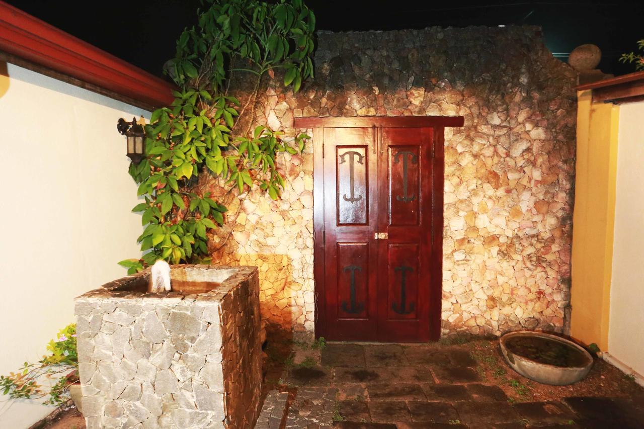 Villa Kusum Hikkaduwa Buitenkant foto