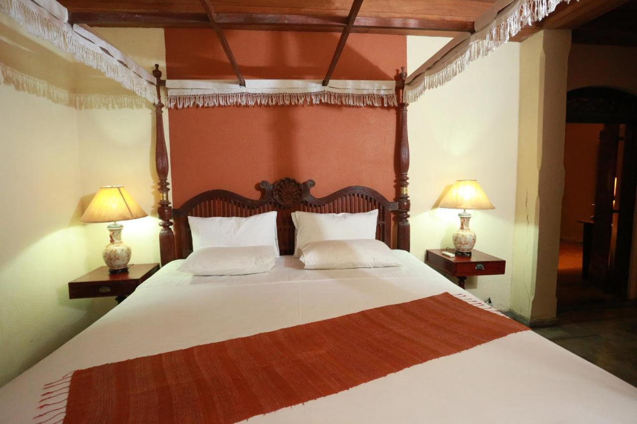 Villa Kusum Hikkaduwa Buitenkant foto